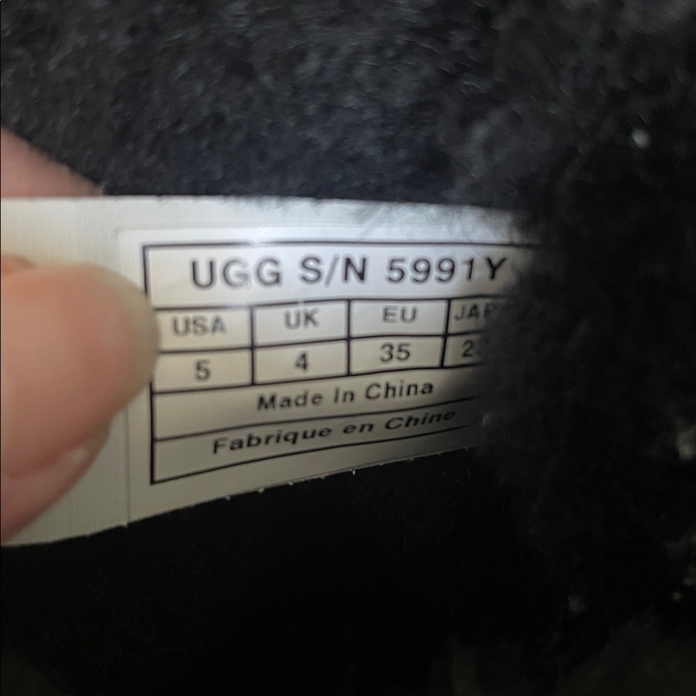 UGG Bailey Button II - Picture 15 of 16
